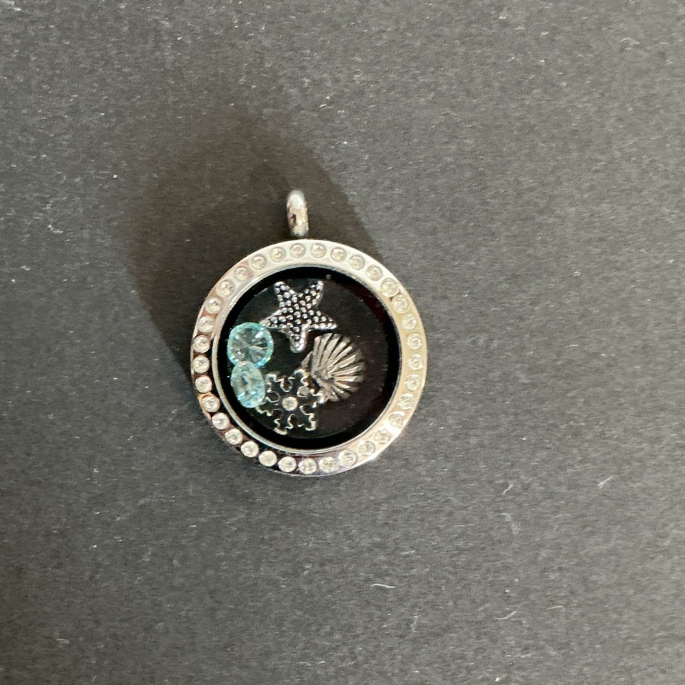 Origami Owl Silver Toned Locket W/ Shell, Starfish, Jewels, and Snowflake Charms